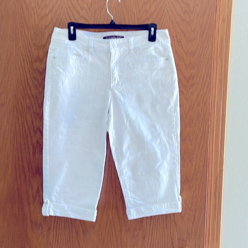 Misses Gloria Vanderbilt White Skimmer’s Sz 6